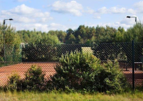 Domek Letniskowy Z Kortem Tenisowym Karwia Ostrowo Острово Екстериор снимка